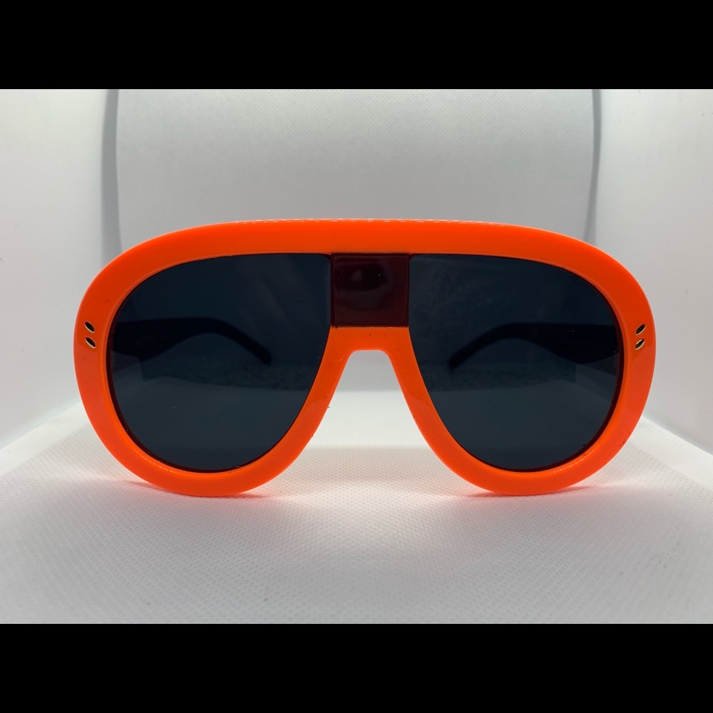 COPY - Oversized sunglasses